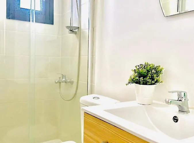 Bali 303 * ラルナカ